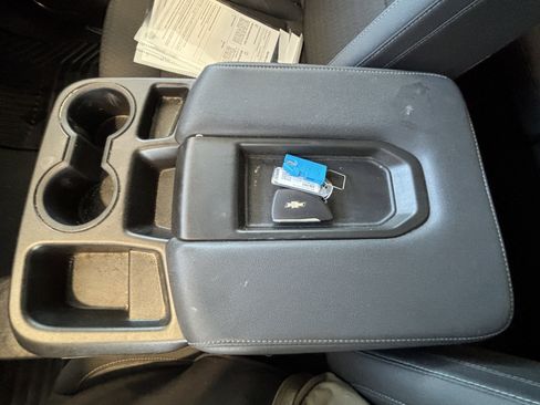 Used 2024 Chevrolet Silverado 1500 LT image 16