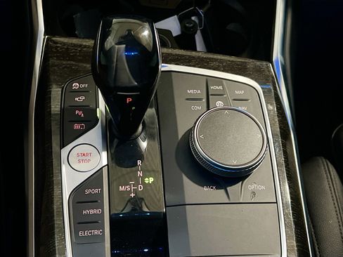 Used 2021 BMW 330e w/ Convenience Package image 12