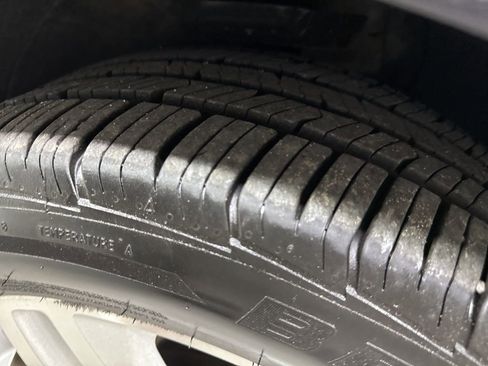 Used 2020 Chevrolet Equinox Premier image 42