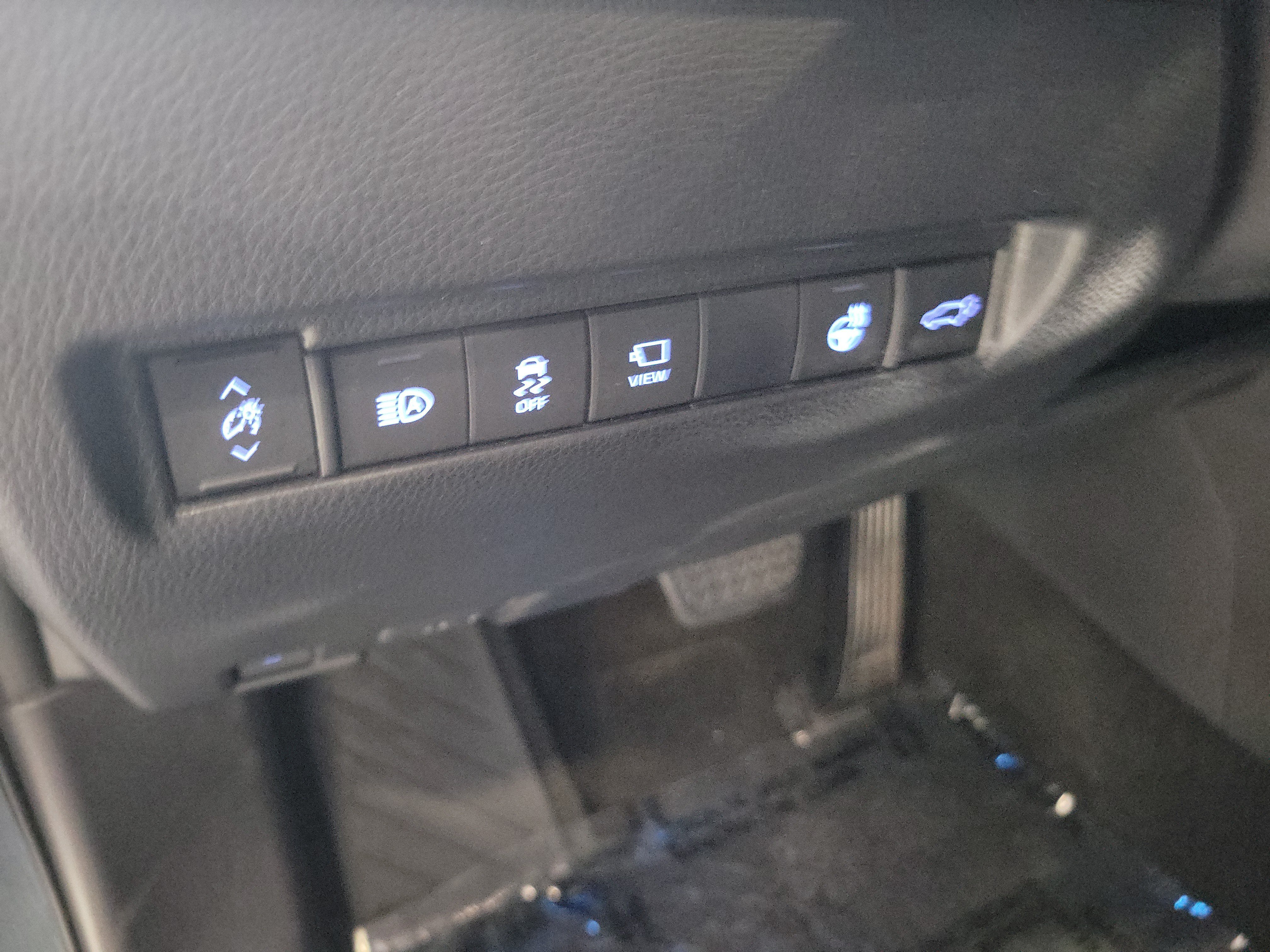 Used 2021 Toyota Venza Limited AWD/4WD image 25