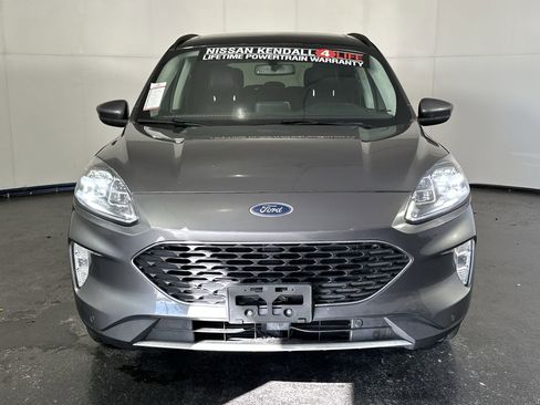 Used 2021 Ford Escape Titanium image 4