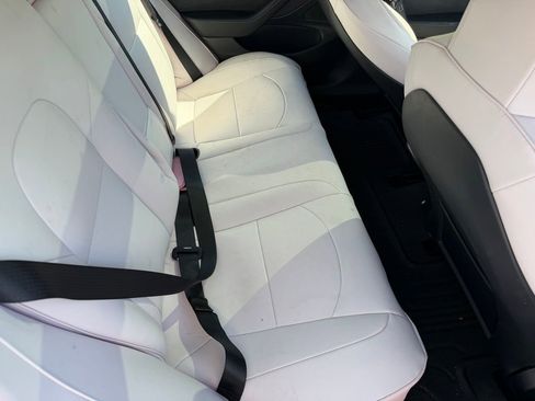 Used 2021 Tesla Model 3 Standard Range Plus image 17