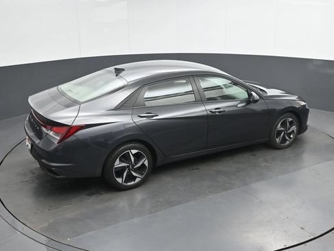 Used 2023 Hyundai Elantra SEL w/ Convenience Package FWD image 32