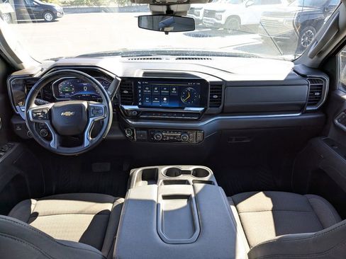 Certified 2025 Chevrolet Silverado 1500 LT image 17