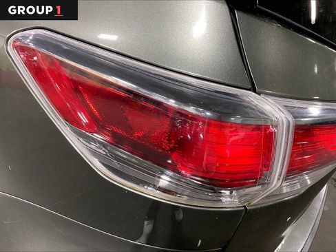 Used 2016 Toyota Highlander Limited Platinum image 28