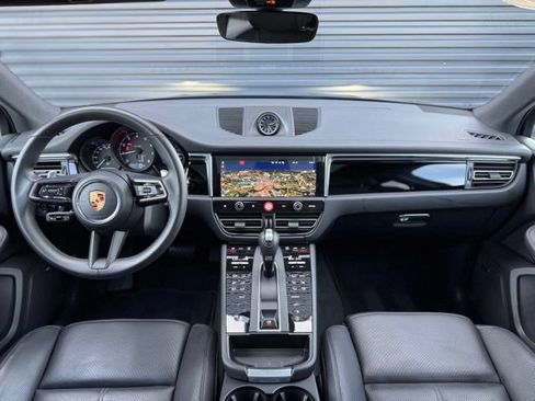 Certified 2026 Porsche Macan AWD/4WD image 18