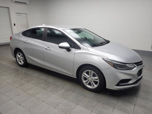Used 2018 Chevrolet Cruze LT image 11