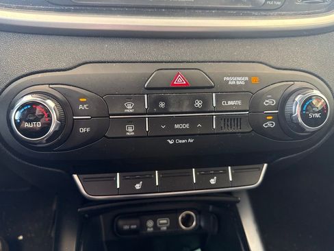 Used 2018 Kia Sorento FWD image 23