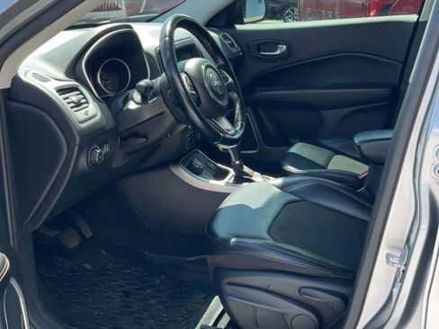 Used 2020 Jeep Compass Latitude image 5