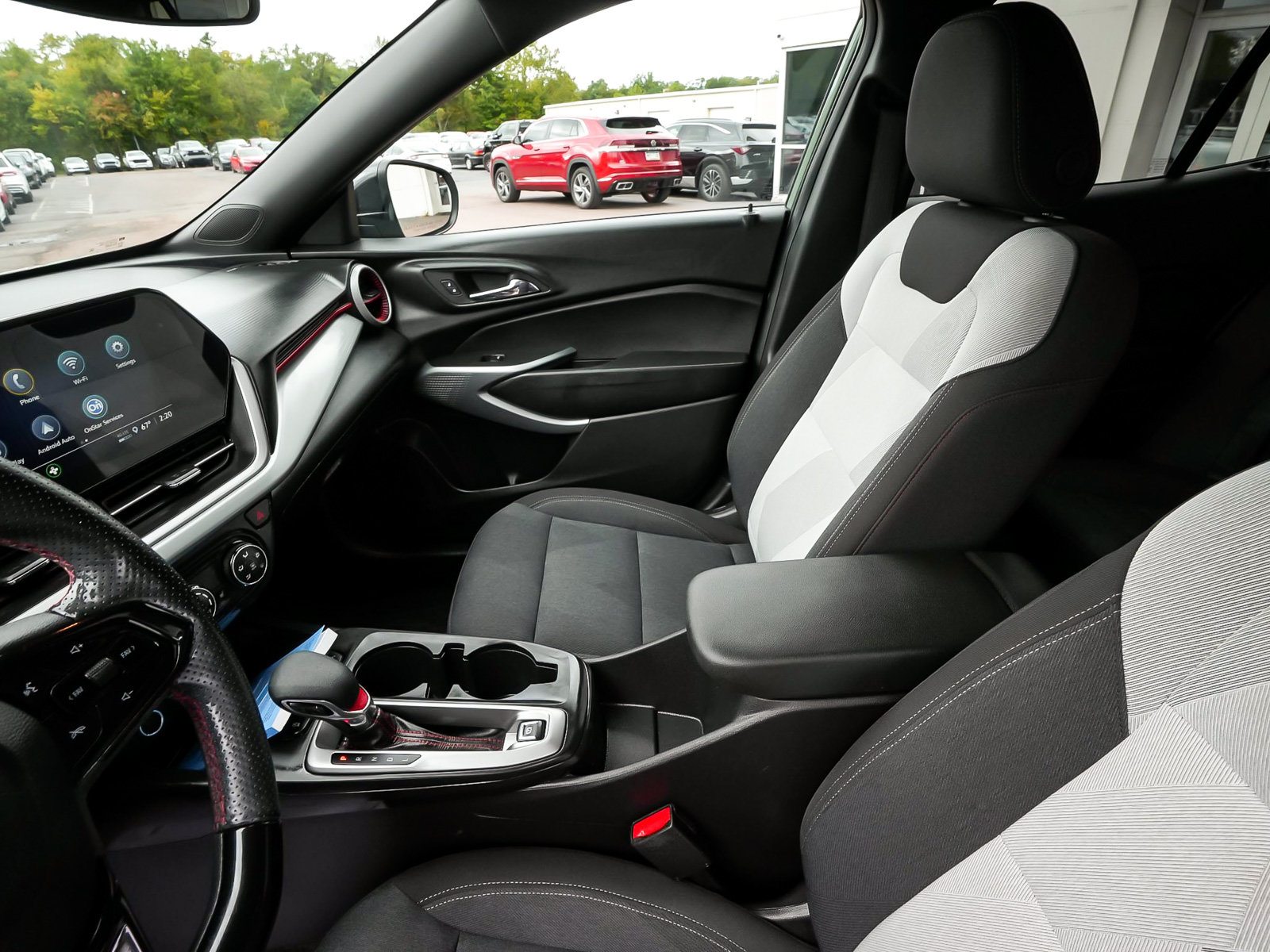 Used 2024 Chevrolet Trax RS w/ Driver Confidence Package FWD image 32