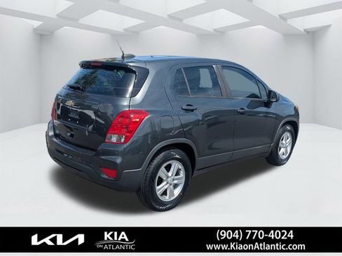 Used 2020 Chevrolet Trax LS image 3