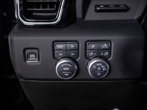 Used 2024 GMC Sierra 3500 Denali Ultimate AWD/4WD image 33