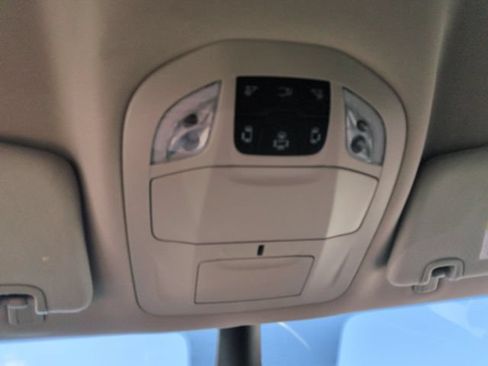 Used 2023 Chrysler Pacifica Touring-L FWD image 46