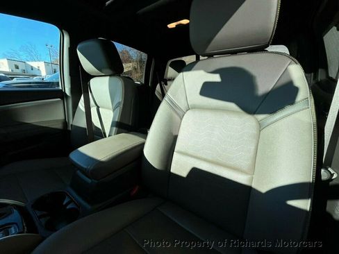 Used 2023 Chevrolet Colorado ZR2 w/ ZR2 Convenience Package III image 13