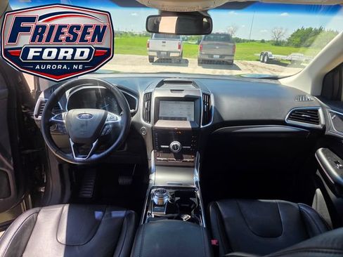 Used 2020 Ford Edge Titanium AWD/4WD image 18