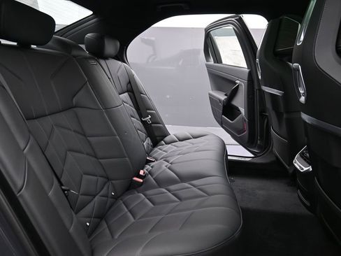New 2026 BMW 750e xDrive AWD/4WD image 19
