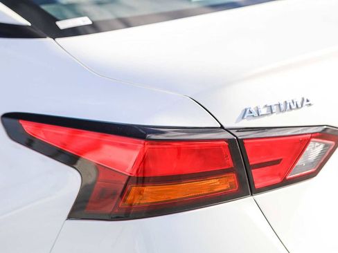 Used 2022 Nissan Altima 2.5 S image 9