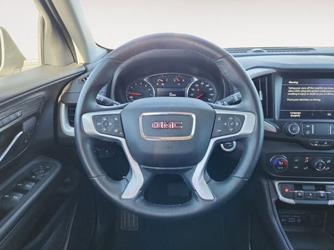 Used 2024 GMC Terrain SLT image 12