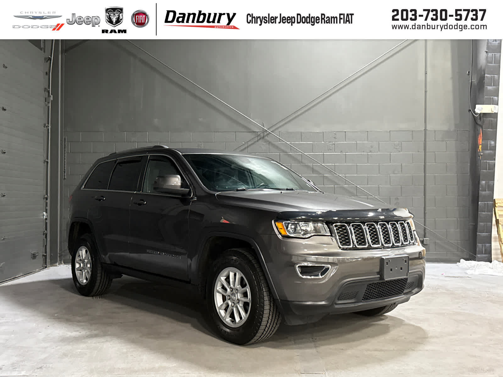Used 2019 Jeep Grand Cherokee Laredo AWD/4WD image 1
