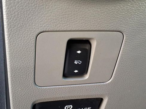 Certified 2020 Ford F250 XLT w/ Tremor Off-Road Package image 20