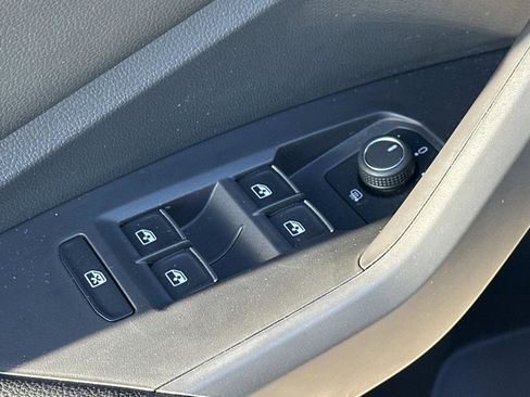 Used 2021 Volkswagen Jetta R-Line w/ R-Line Cold Weather Package image 17