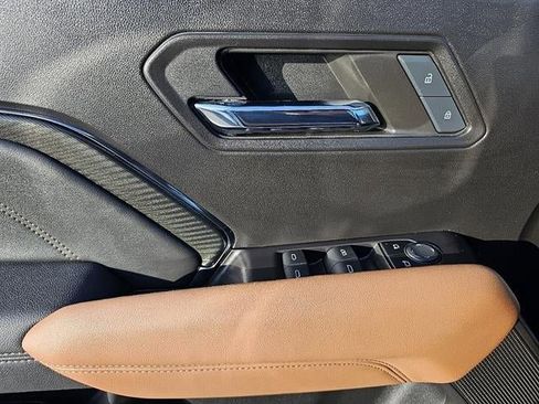 Used 2024 GMC Canyon AT4 w/ Technology Package image 28