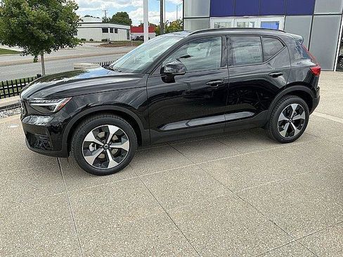 New 2026 Volvo XC40 B5 Plus w/ Climate Package AWD/4WD image 11