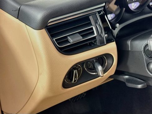 Certified 2023 Porsche Macan AWD/4WD image 11