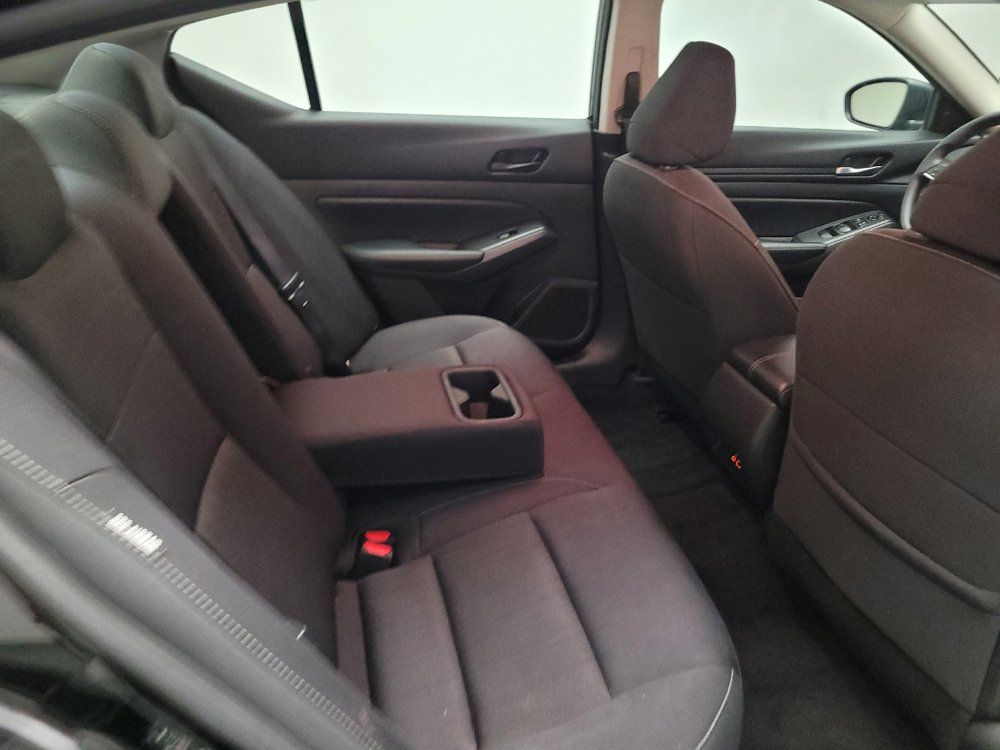 Used 2025 Nissan Altima 2.5 SV FWD image 19