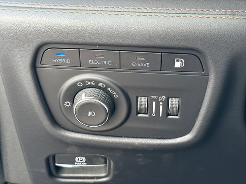 Used 2023 Jeep Grand Cherokee Summit AWD/4WD image 20