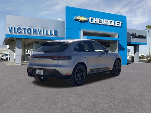 Used 2023 Porsche Macan image 4