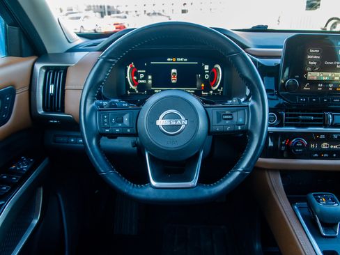 Used 2023 Nissan Pathfinder Platinum w/ Lighting Package (N93) image 21