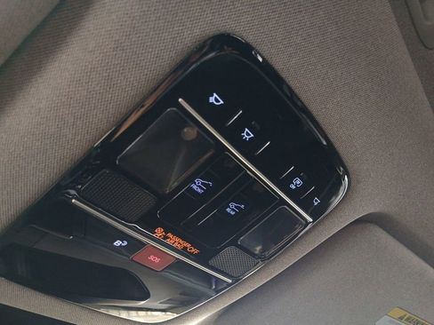 Used 2024 Hyundai Santa Fe Limited image 21