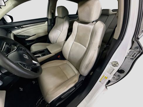 Used 2018 Honda Accord LX image 22