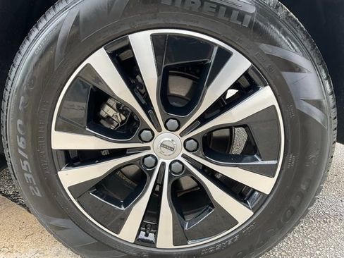 Certified 2024 Volvo XC60 B5 Core AWD/4WD image 26