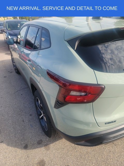 Used 2024 Chevrolet Trax RS w/ Driver Confidence Package FWD image 18