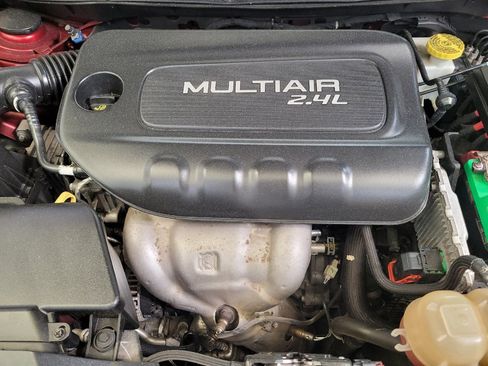 Used 2019 Jeep Cherokee Limited FWD image 30