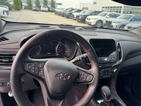 Used 2023 Chevrolet Equinox RS w/ RS Leather Package image 10