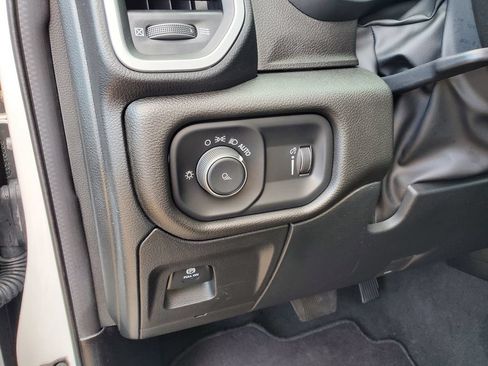 Used 2023 RAM 1500 Big Horn AWD/4WD image 18
