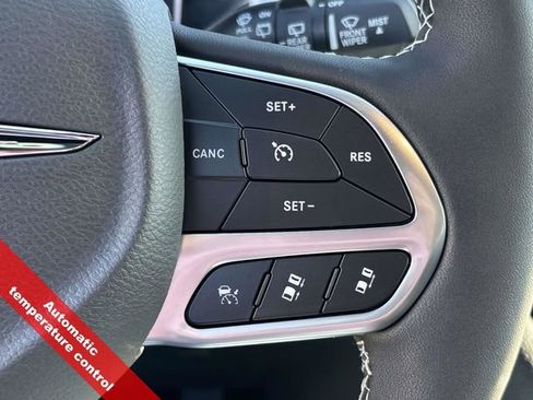 New 2026 Chrysler Pacifica Select image 25