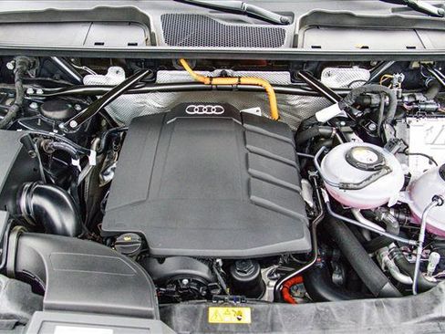 Used 2025 Audi Q5 e Premium Plus w/ Premium Plus Package image 27