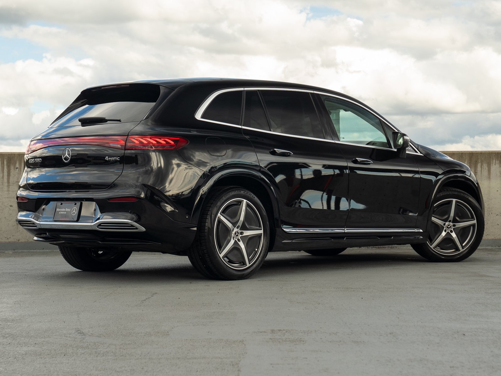 Used 2023 Mercedes-Benz EQS 580 4MATIC SUV image 5
