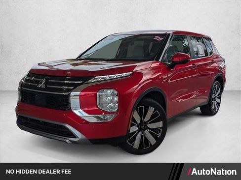 Used 2025 Mitsubishi Outlander SE FWD image 1