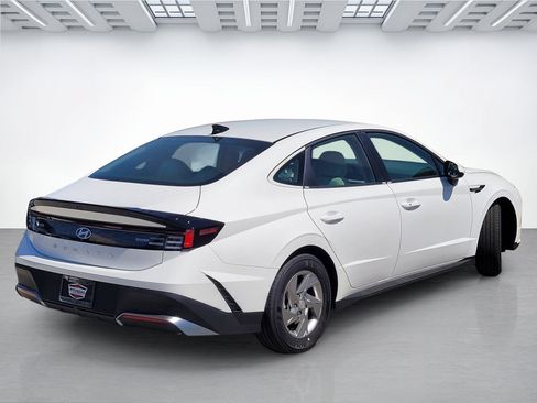 New 2026 Hyundai Sonata SE FWD image 4