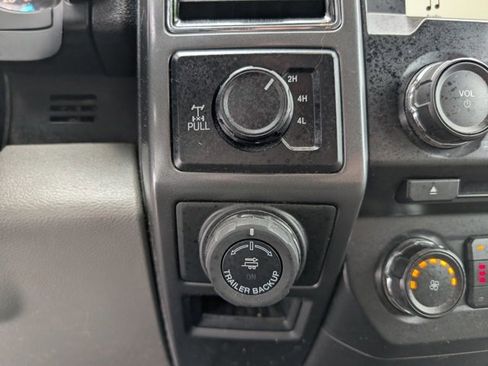 Used 2018 Ford F150 XLT w/ Equipment Group 302A Luxury image 5