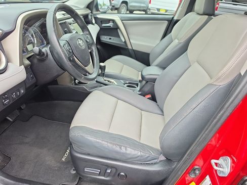 Used 2014 Toyota RAV4 Limited w/ Technology Package FWD image 16