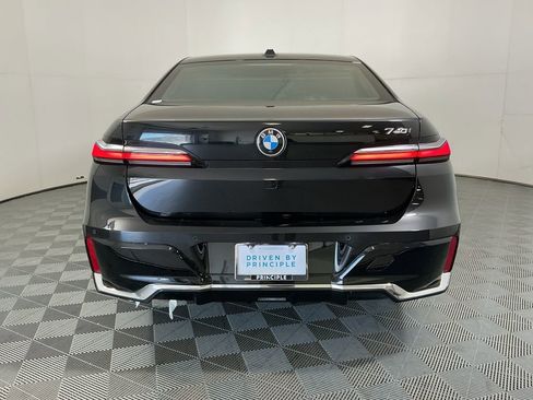 Used 2023 BMW 740i w/ Parking Assistance Package RWD image 6