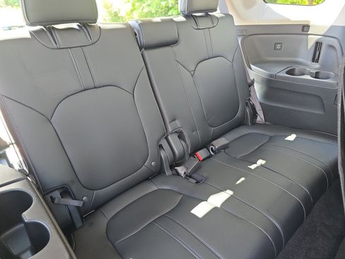 Used 2023 Honda Pilot Elite image 12