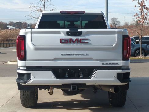 Used 2022 GMC Sierra 2500 Denali w/ Denali Ultimate Package image 5