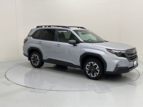 Used 2026 Subaru Forester Premium AWD/4WD image 8